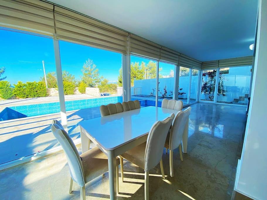 Paris A Villa, Oezel Havuzlu, Фетхие