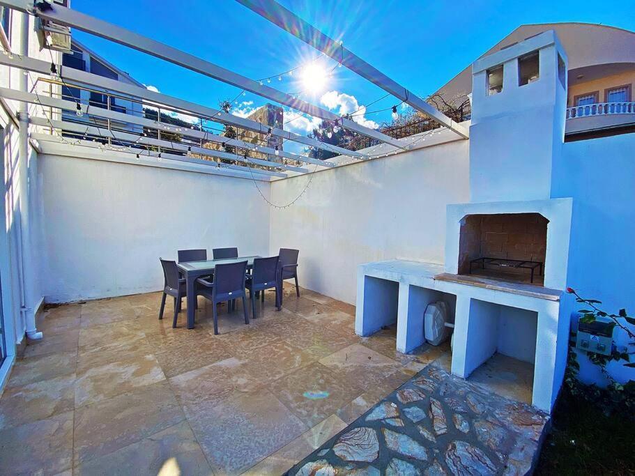 Вилла Paris A Villa, Oezel Havuzlu,