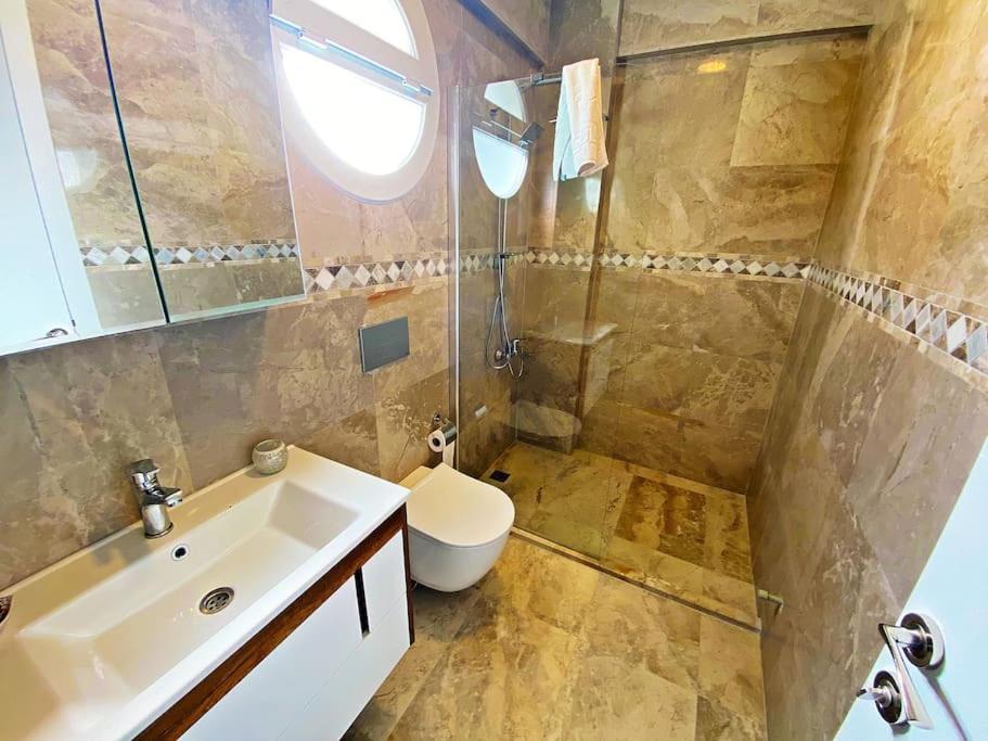 Вилла Paris A Villa, Oezel Havuzlu, *