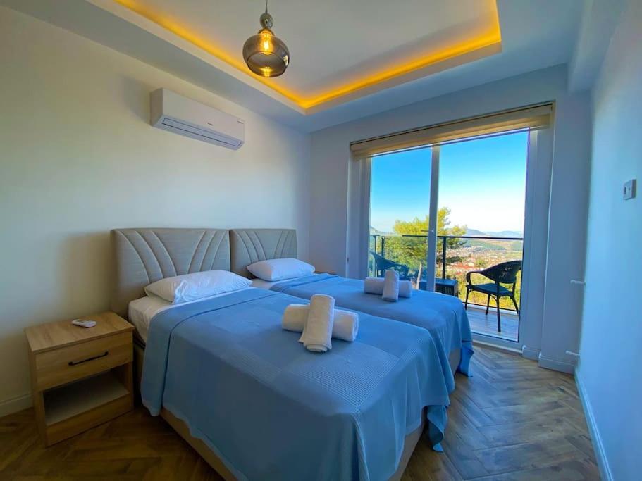 Paris A Villa, Oezel Havuzlu, * Фетхие