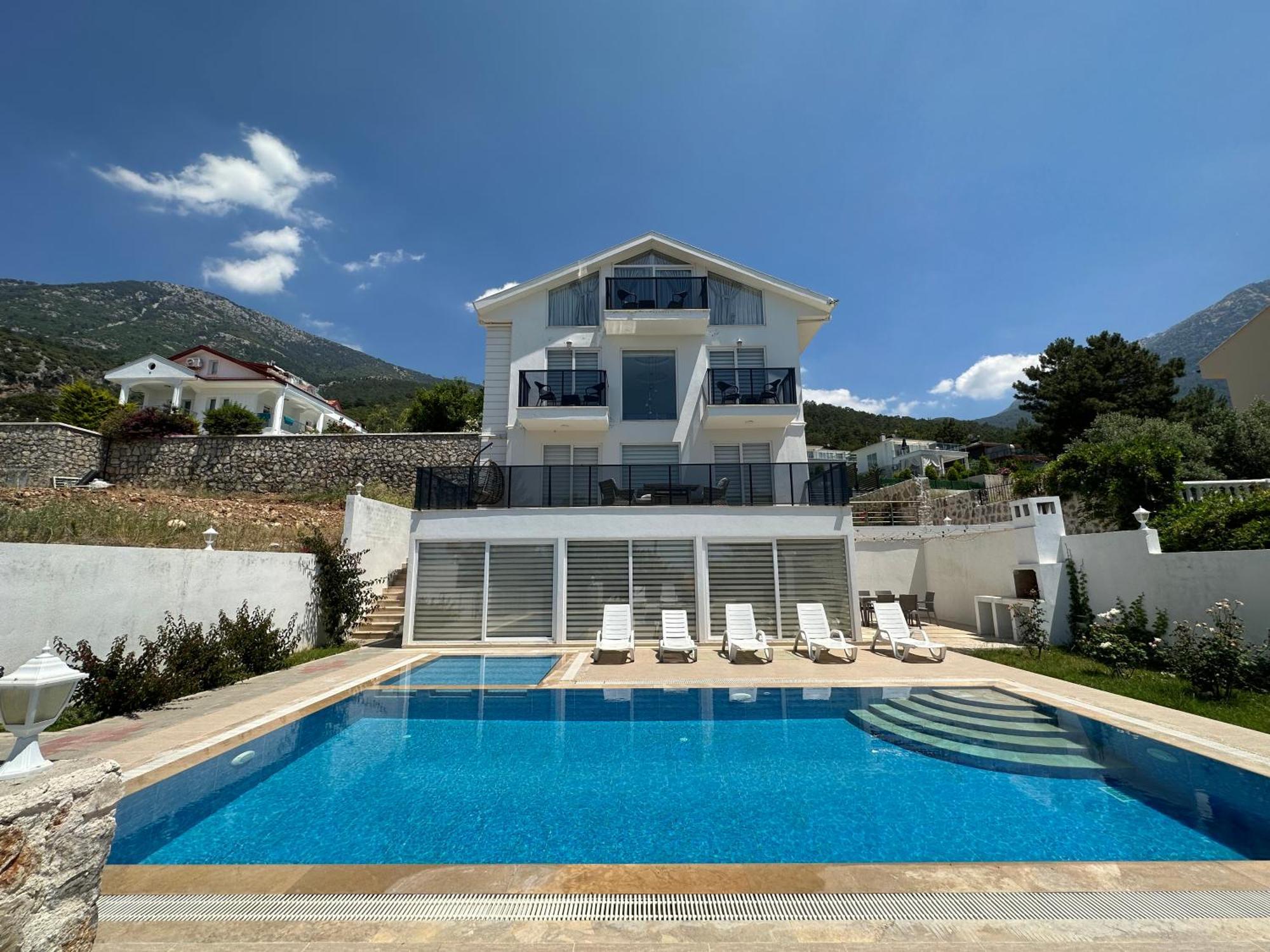 Paris A Villa, Oezel Havuzlu, Fethiye
